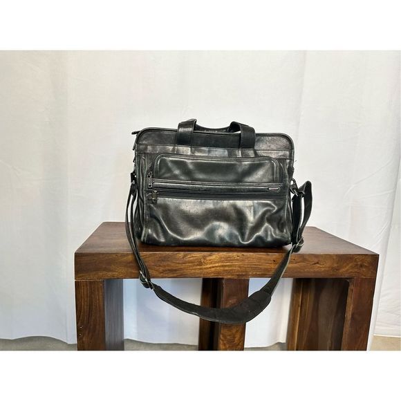 Tumi Bags Tumi Deluxe Leather Travelbriefcase Poshmark